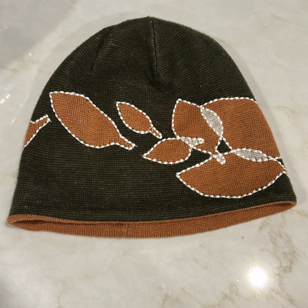 Sessions Beanie Green with Brown leaves outlined‎ in White stitching Women’s